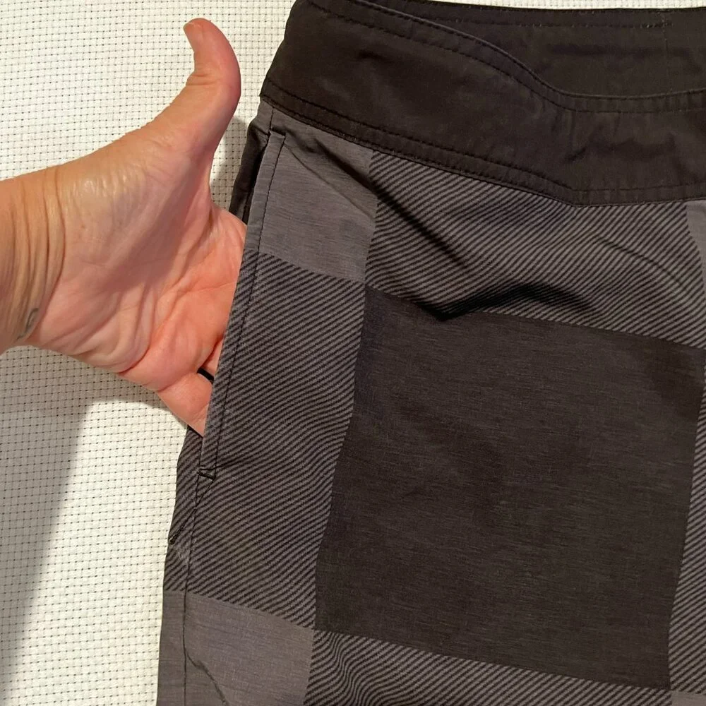Prana Mens Board Shorts Charcoal Black‎ Plaid Recycled Stretch Swim Trunks 33